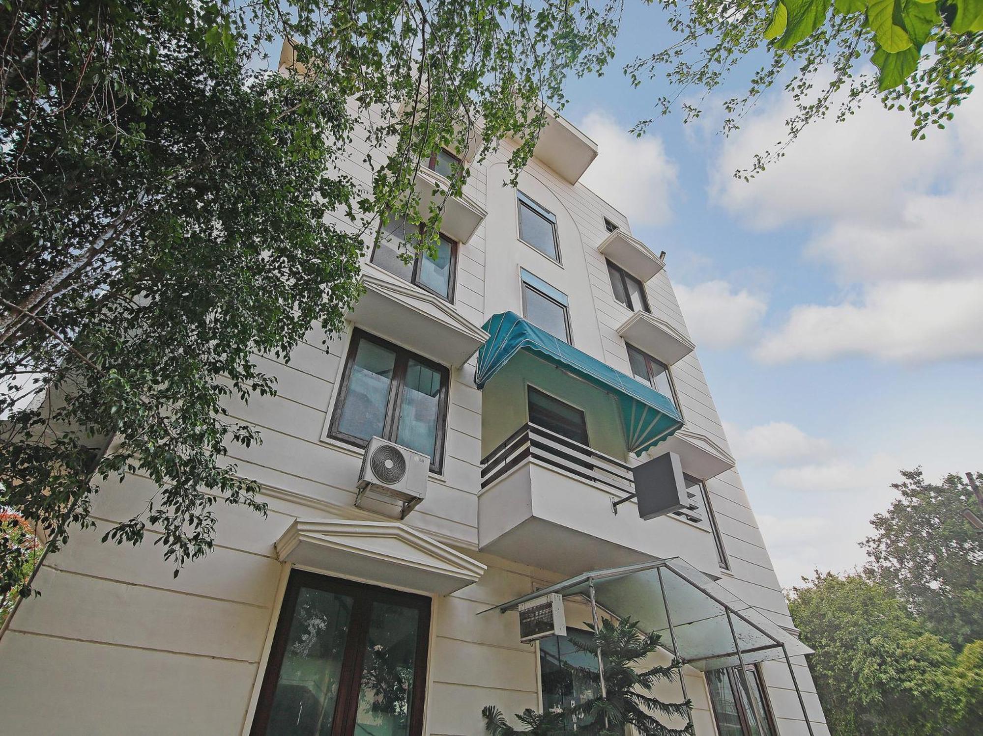 Capital O Tipsyy Near Aravali Biodiversity Park Gurgaon Exterior photo